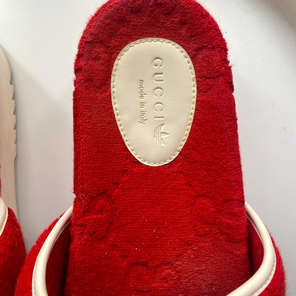 GUCCI x ADIDAS Slides (Authentic) - Picture 12 of 16